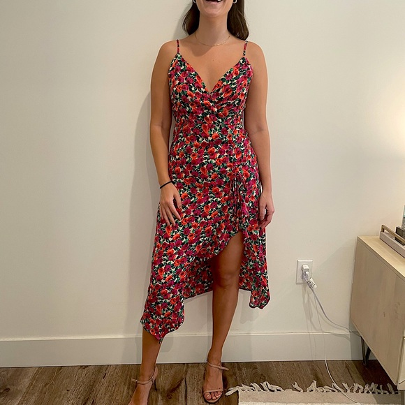 Floral high low dress, perfect for summer vacations and weddings.